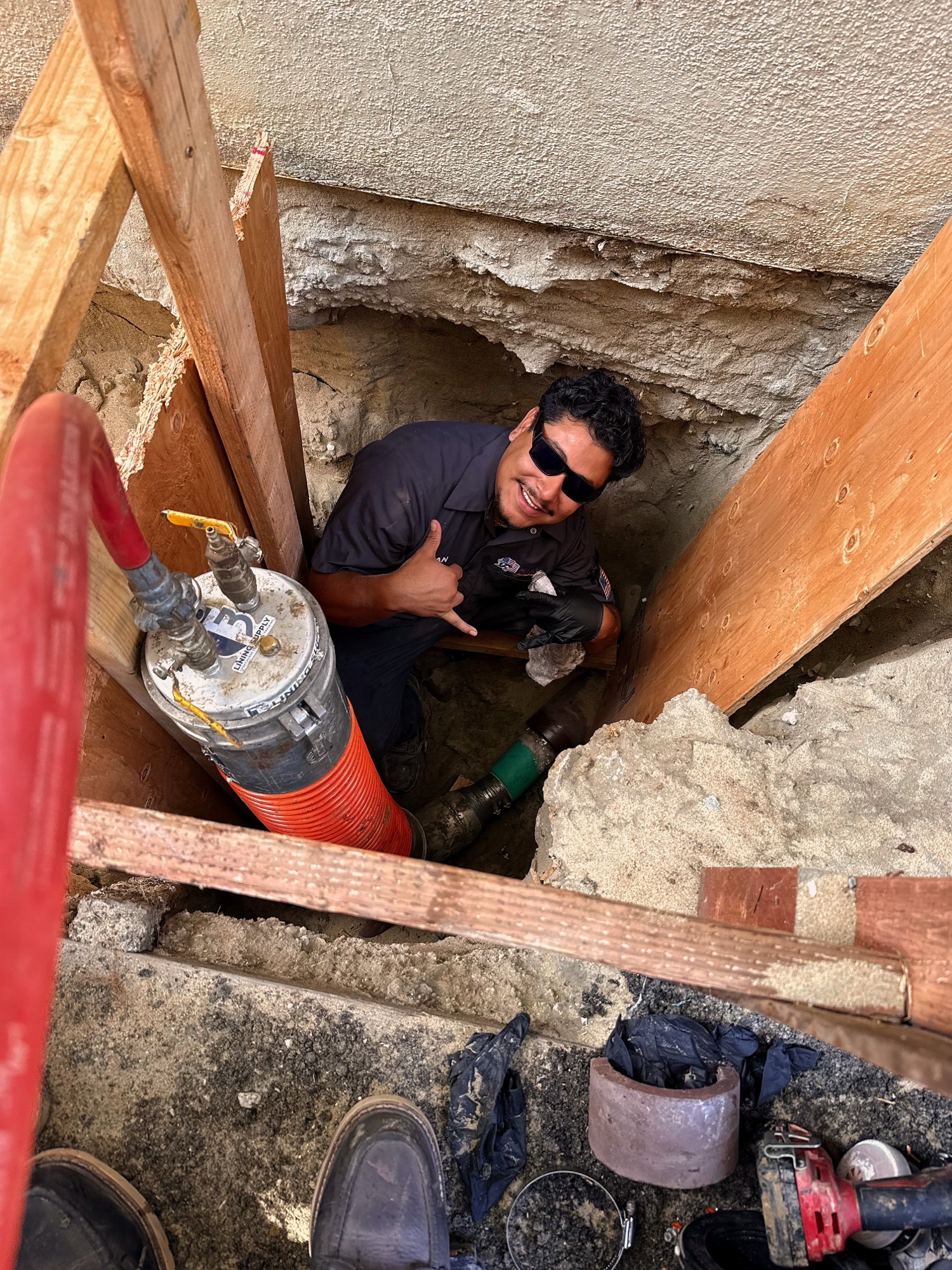 Trenchless pipe liner installation